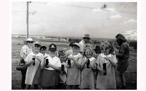 P2842 Tree Planting by School Children at Werrington South Campus 1993