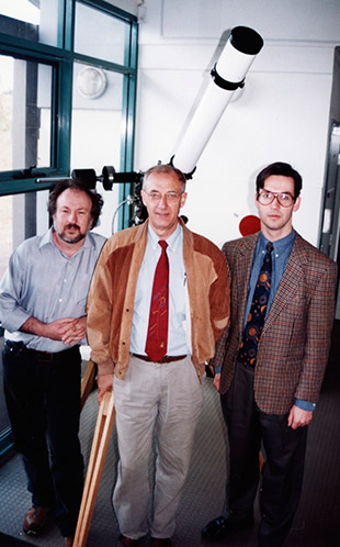HOU Workshop - Three men (including Graham White) standing in front of a telescope - UWS Observatory 1996 (P4482)