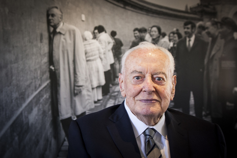 Gough Whitlam in front of photo of Gough Whitlam at the Echo Wall